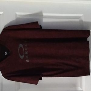 Men's Oakley shirt